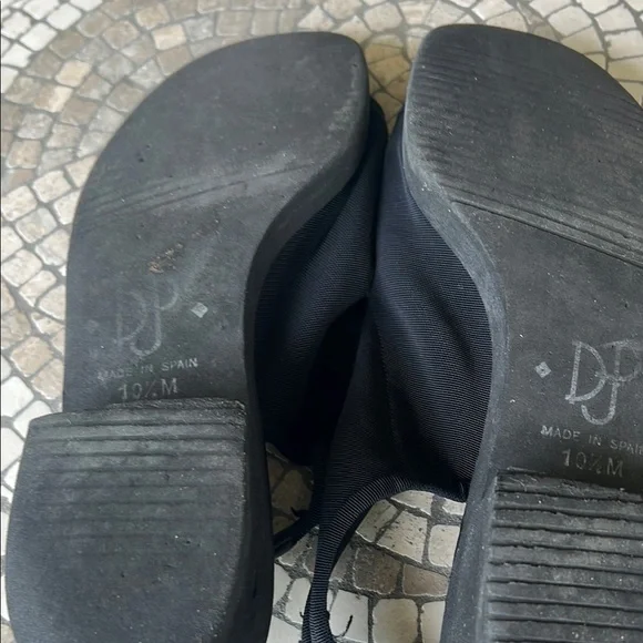 Donald J. Pliner Black Minimalist Sandals - Picture 9 of 9